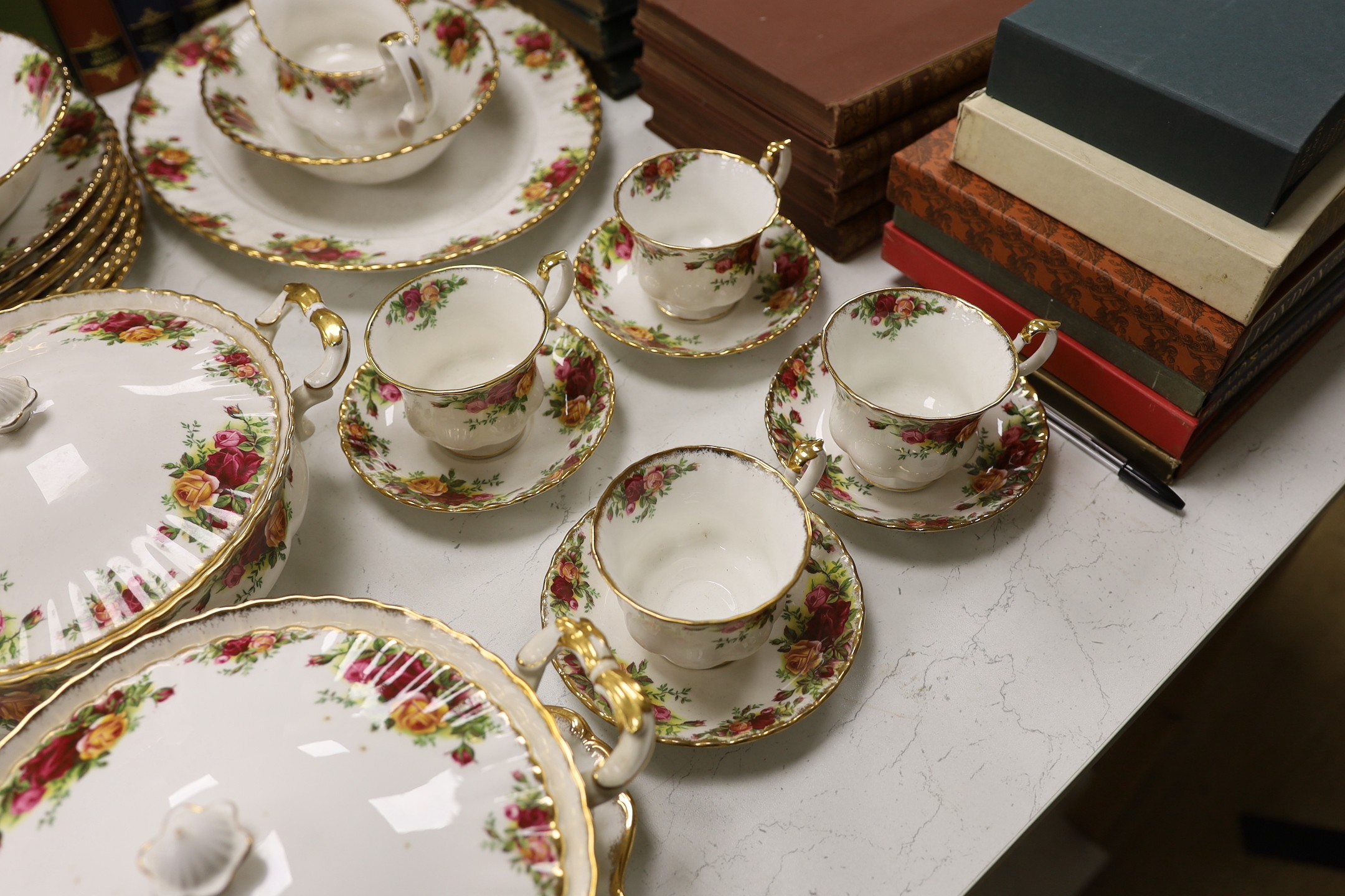 A Royal Albert Old country Roses tea, coffee and dinner service